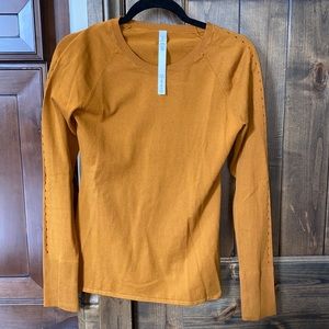 Lululemon yellow top